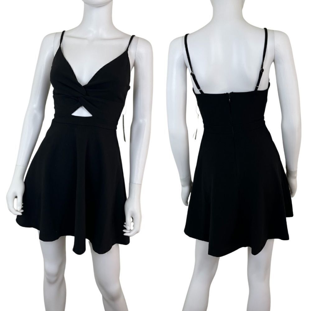 Lulus Women Size XS All About The Love Twist Cutout Skater Mini NEW Dress Party